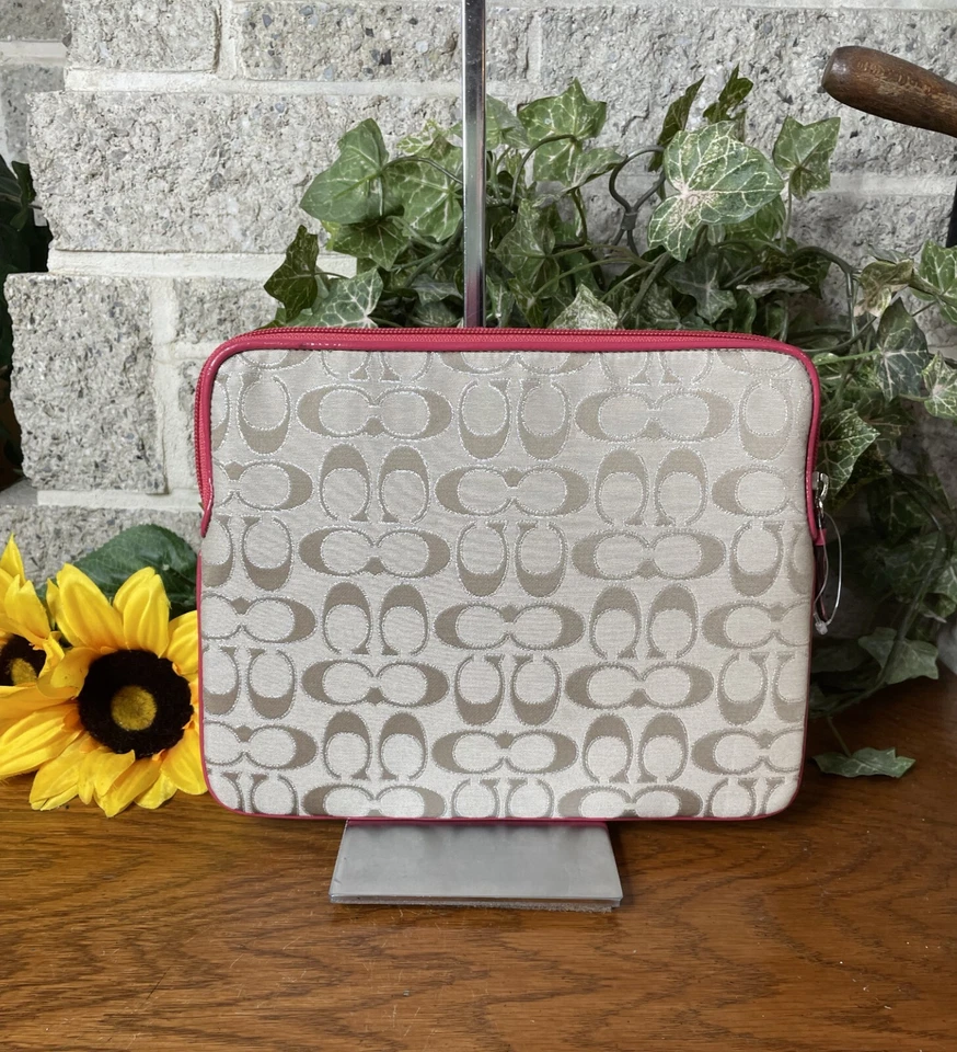 NUEVO SIN ETIQUETAS FUNDA UNIVERSAL METÁLICA PARA TABLET IPAD COACH 62517 AMAPOLA FIRMA Foto 2 de 4