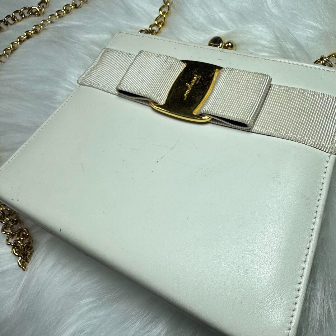 SALE♪関税込【 FERRAGAMO】VARA RW ショルダーバッグ ♢Ferragamo♢ショルダーバッグ☆正規品・関税込☆ (FERRAGAMO