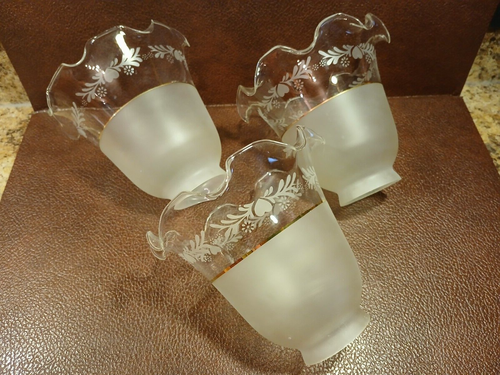 Set of 3 Clear Ruffled Top / Frosted Glass Chandelier Lamp Light Slip Shades - Bild 8 von 24