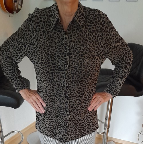 Sehr schöne Bluse im Animal-Print-Muster, Gr. S - Bild 2 von 6