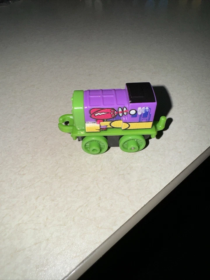 Mattel Thomas & Friends Minis Paxton Alien Form# Foto 3 de 4
