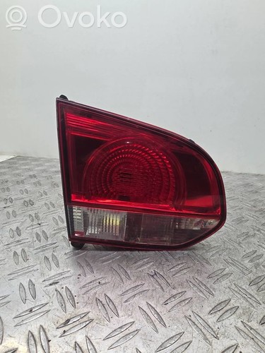 Volkswagen Golf VI 2008 Rücklicht in der Kofferraumklappe links 5K0945093G