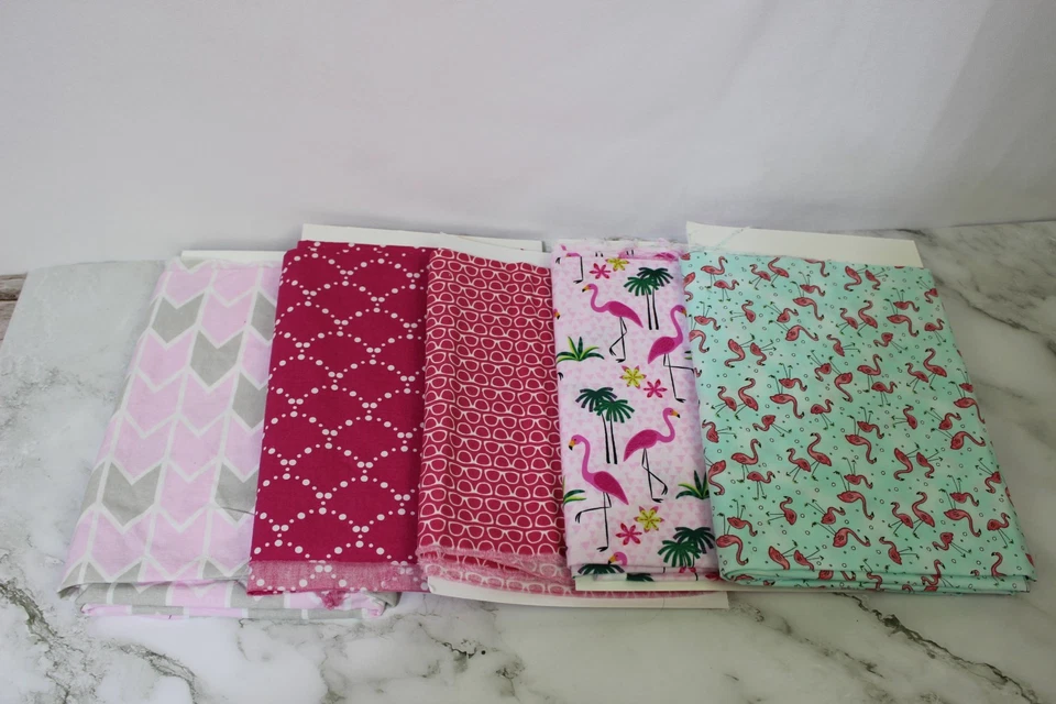 Lote de 5 edredones de costura artesanales rosa geométricos de tela de algodón remanentes de chatarra Foto 3 de 4