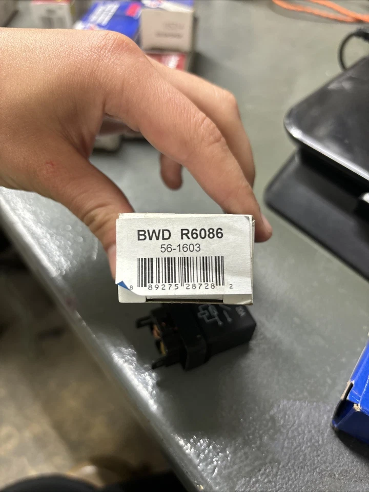 BWD R6086, relé de faros/relé de control de aire acondicionado, seleccionar modelos Honda/Acura 86-07 Foto 2 de 4