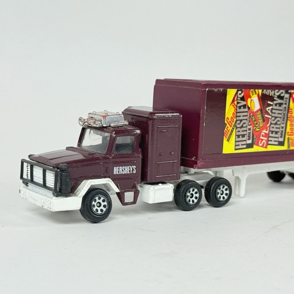 Camión diecast Corgi escala 1:64 Hershey's Milk Chocolate años 90 vintage hombre cueva  Foto 2 de 4