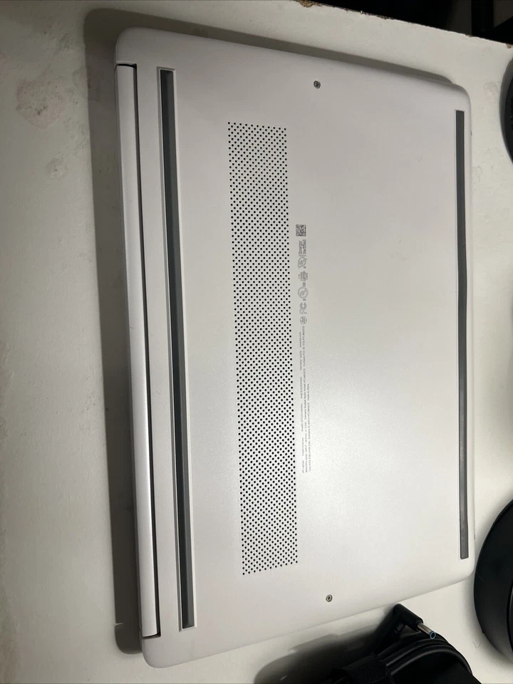 HP 14-fq0041nr Laptop - 3020E 4GB 64GB Windows 11 S Mode - Used - Image 4 of 4