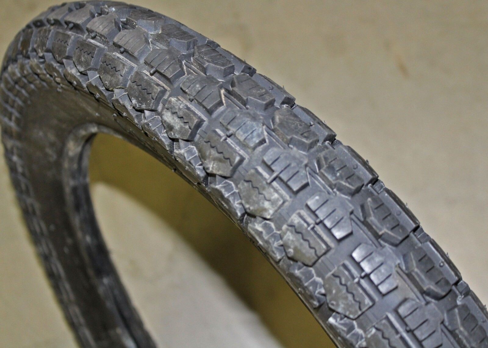 NOS LIEN SHIN 3.00-17 Motorcycle ON/OFF Road Tire Dirt Bike Traction Tread MotoX