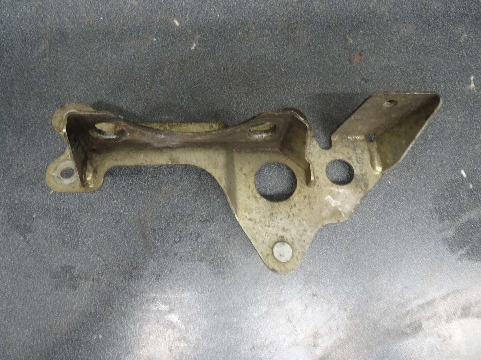 2012 Polaris Pro RMK OEM Center Bulkhead Frame Support Brace Bracket 1017825