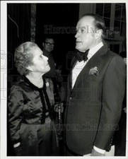 1977 Press Photo Bob Hope & Mrs. Douglas MacArthur at New York Dinner-Dance
