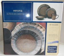 Gourmet Basics by Mikasa Verona 16-Piece Dinnerware Set, Service for 4 