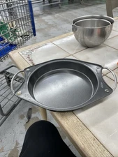 Wilton 9"x1.5" Round Pan with Handles Pre-owned ,Made by Design pan