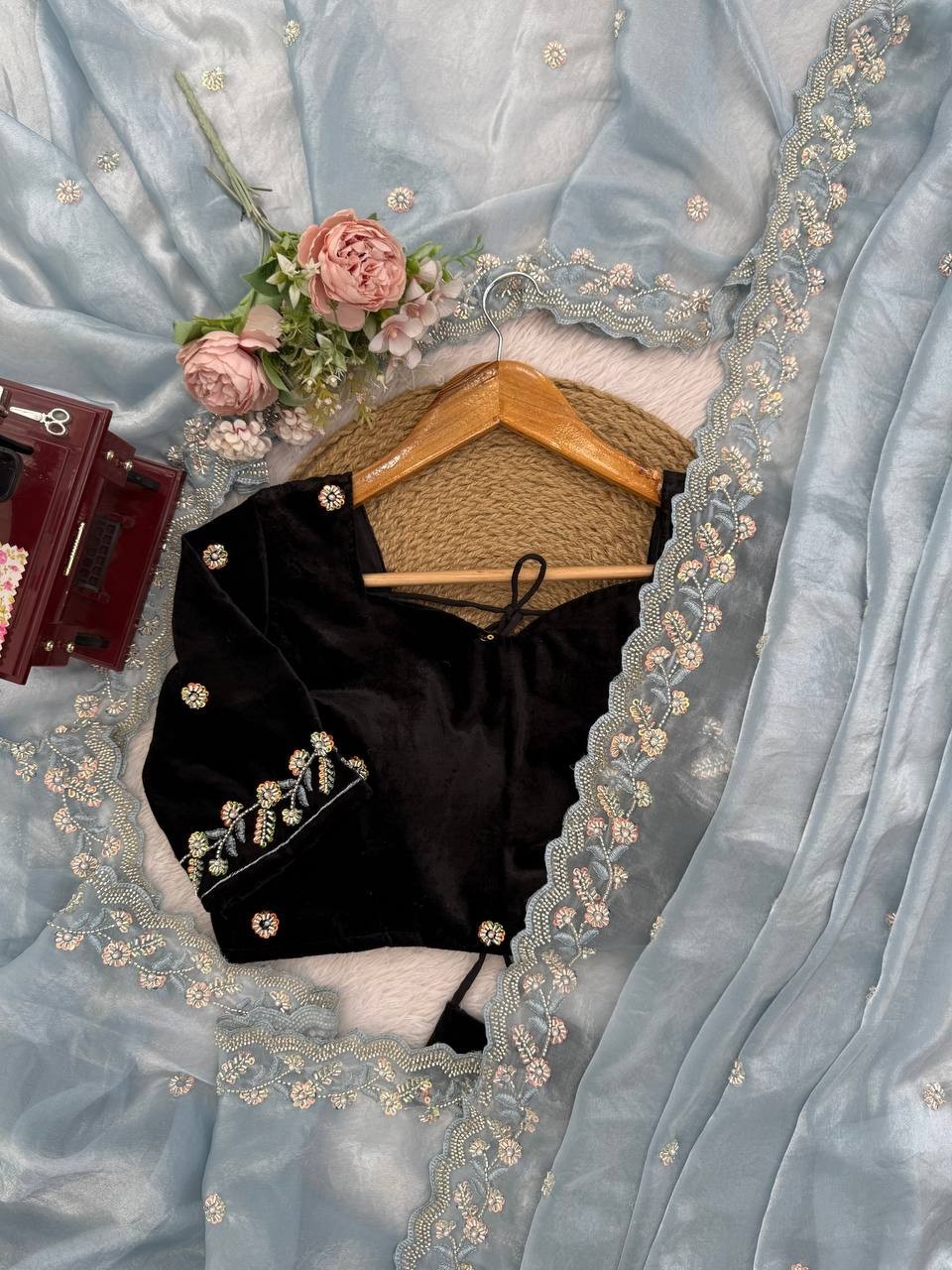 Indian Style Sky Blue Fendy Silk Saree With Blouse For Wedding Function Wear thumbnail 6