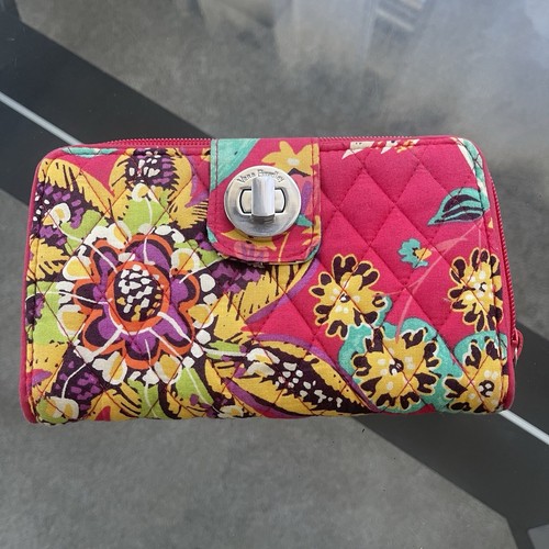 VERA BRADLEY $85 Pink Floral Quilted RFID Turnlock Ultimately Medium Wallet