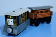 Thomas Friends TOBY HENRIETTA Wooden Railway Trains Vtg. Flat Magnets Staples