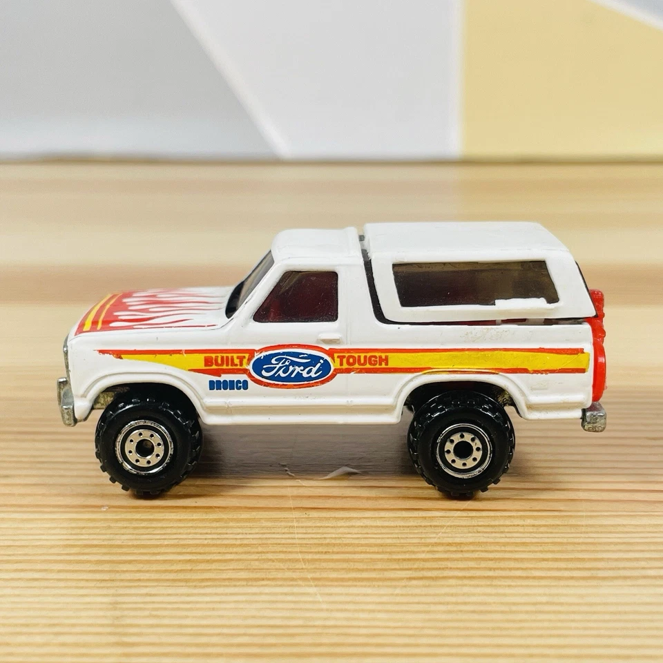 Hot Wheels Blanco Ford Bronco Motocicleta Trasera Mattel 1980 SUV Malasia Foto 2 de 4