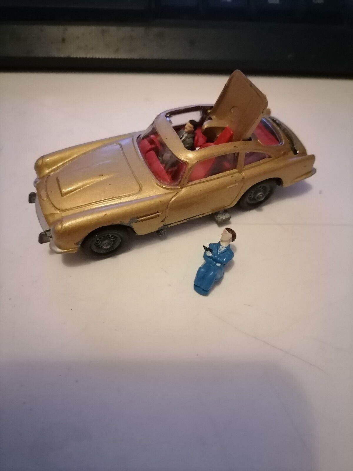 Picture 1 of 14