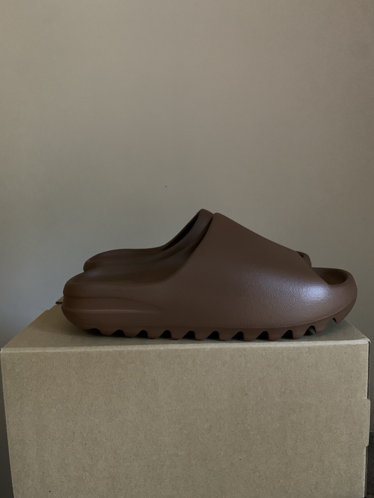 NEW Adidas Yeezy Slide Flax SIZE 9