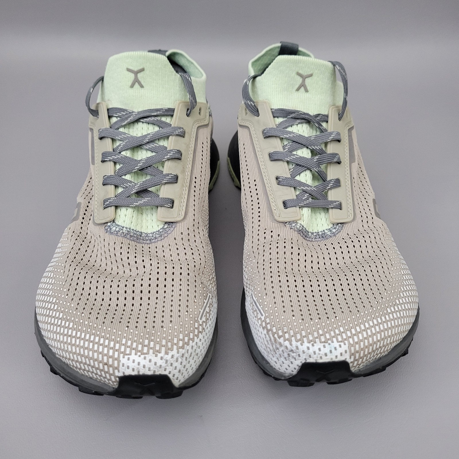 Flux Adapt Trail runner Men size 11 Gray Green Knit Running Sneakers Athletic