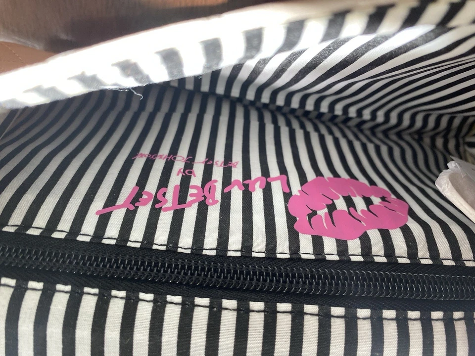 Новый с Ярлыками Luv Betsey Johnson блестки губы застежки сумочки / красный и кремовый - Изображение 3 из 4