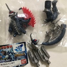 Godzilla HG Series Gigan 2005 Figure w/ Exchangeable Parts  Mini Book Bandai