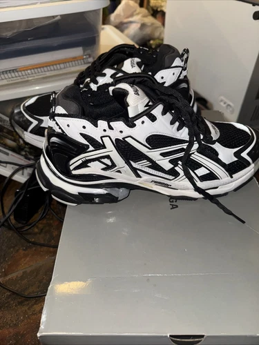 Balenciaga Runners black/white