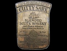 IJ19122 VINTAGE 1970s  CUTTY SARK  BLENDED WHISKEY BOOZE BELT BUCKLE