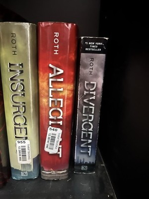 Divergent Series 3-Book Divergent, Insurgent, Allegiant. 1Paperback & 2Hardcover