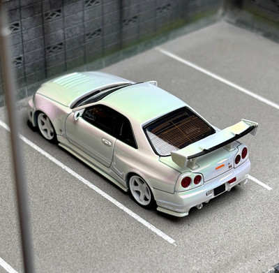 1:64 Scale Nissan Skyline GTR R34 Nismo Z-Tune White-JDM Tuner Car
