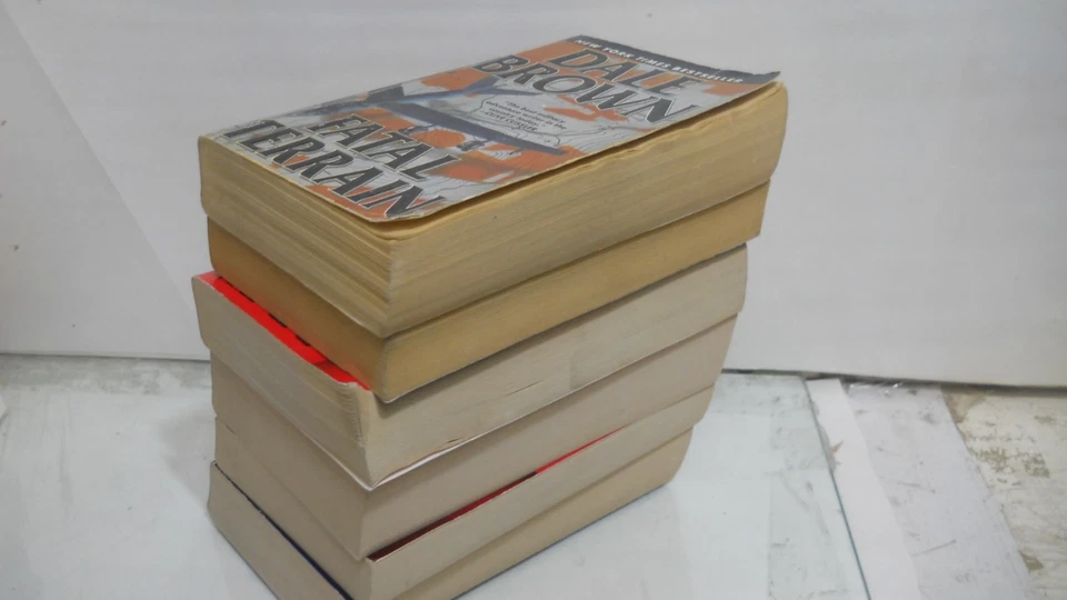 Lot of 6 Novesl by Dale Brown & Other ( Techno-Thrillers )  Fast Shipping Boxed — 第 2/4 张图片