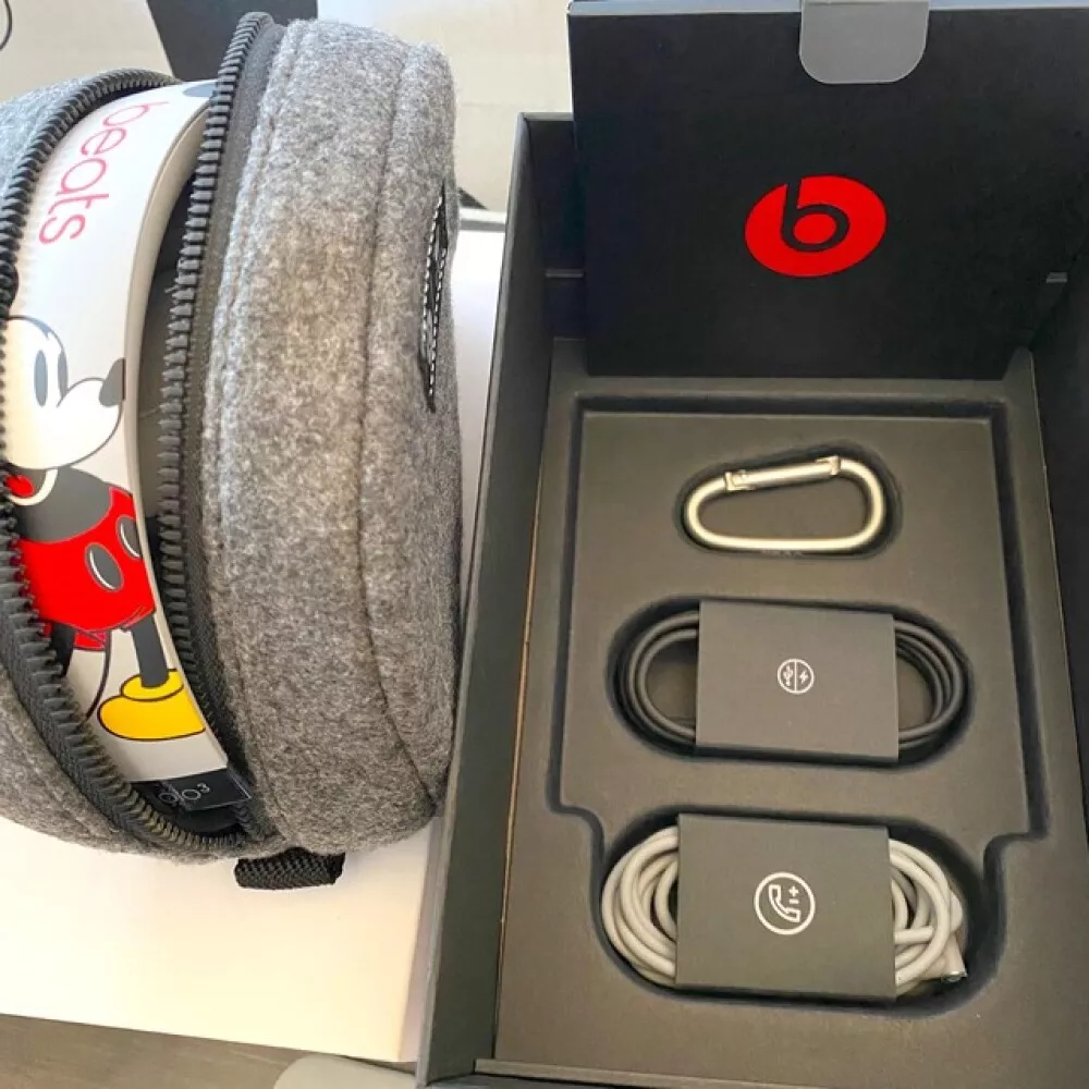 Beats by Dr. Dre Solo3 Wireless Headphones - Mickey's 90th Anniversary  Edition 190198897237