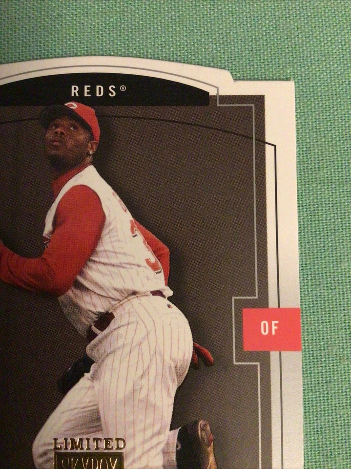 2004 Skybox LImited Edition #30 Ken Griffey Jr. - Image 2 of 4