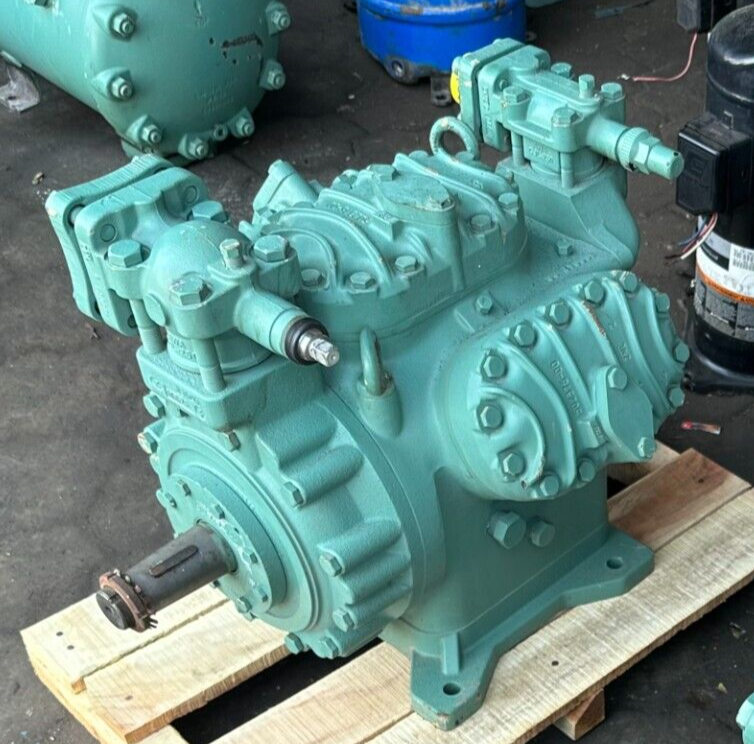 LINEAR COMPRESSOR 17 ヒートシンク付き Compressor BM 17+17/550 (HONDA GX270) 10 bar 8.4 hp/ 6.3 kW