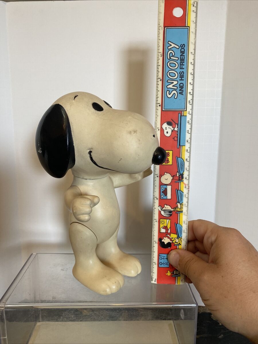 G Vintage 8.5” Vinyl 1966 Snoopy Peanuts Poseable Toy Doll G Vintage 8.5” Vinyl 1966 Snoopy Peanuts Poseable Toy Doll
