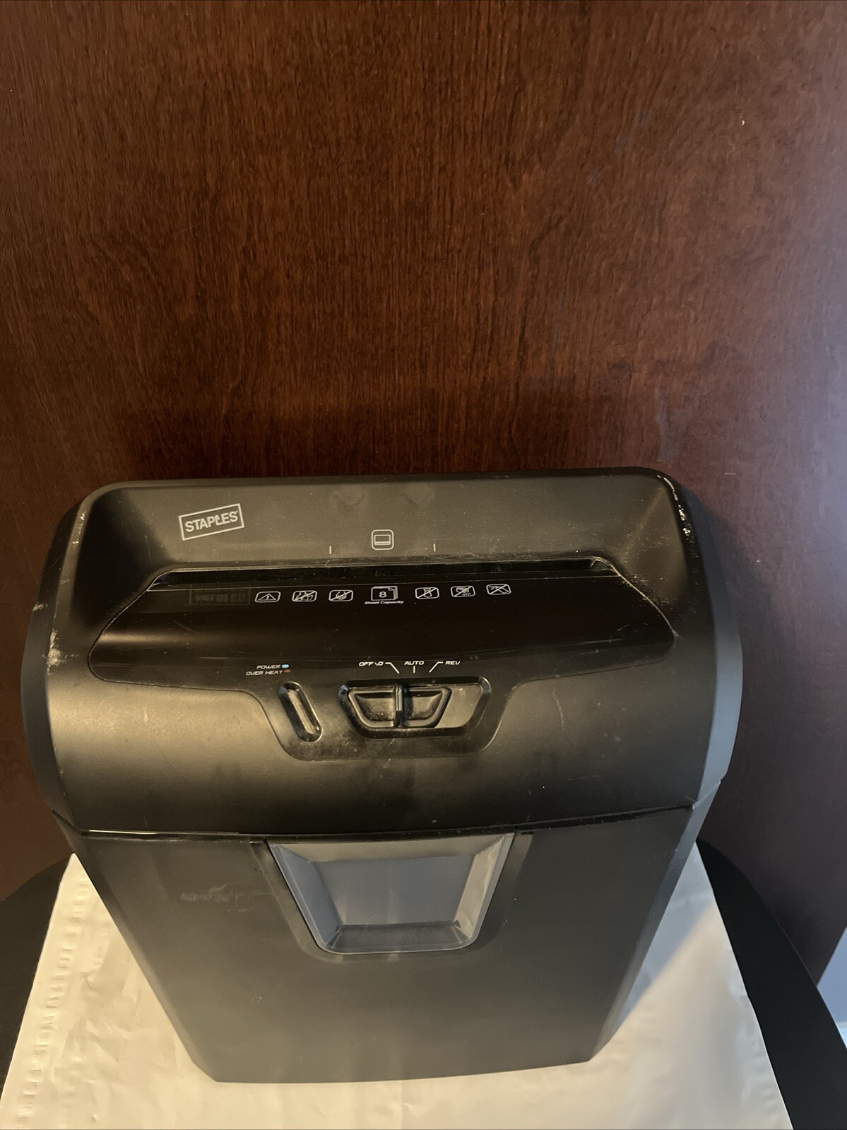 Staples SPL-TXC82A Paper Shredder with Power Cord +Collection Bucket Home Office-image