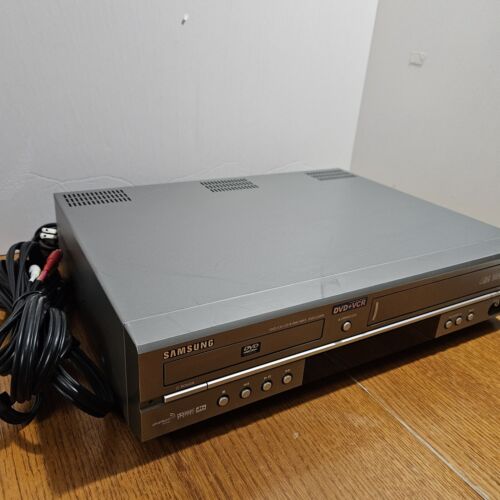 COMBO Samsung DVD VCR DVD Modelo DVD-2000 Sin Control Remoto VCR Lado Funciona DVDs No se Cargan - Imagen 3 de 17