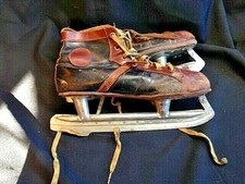 VINTAGE MEN'S CANADIAN ICE HOCKEY SKATES RUSTIC CABIN DECOR LEATHER