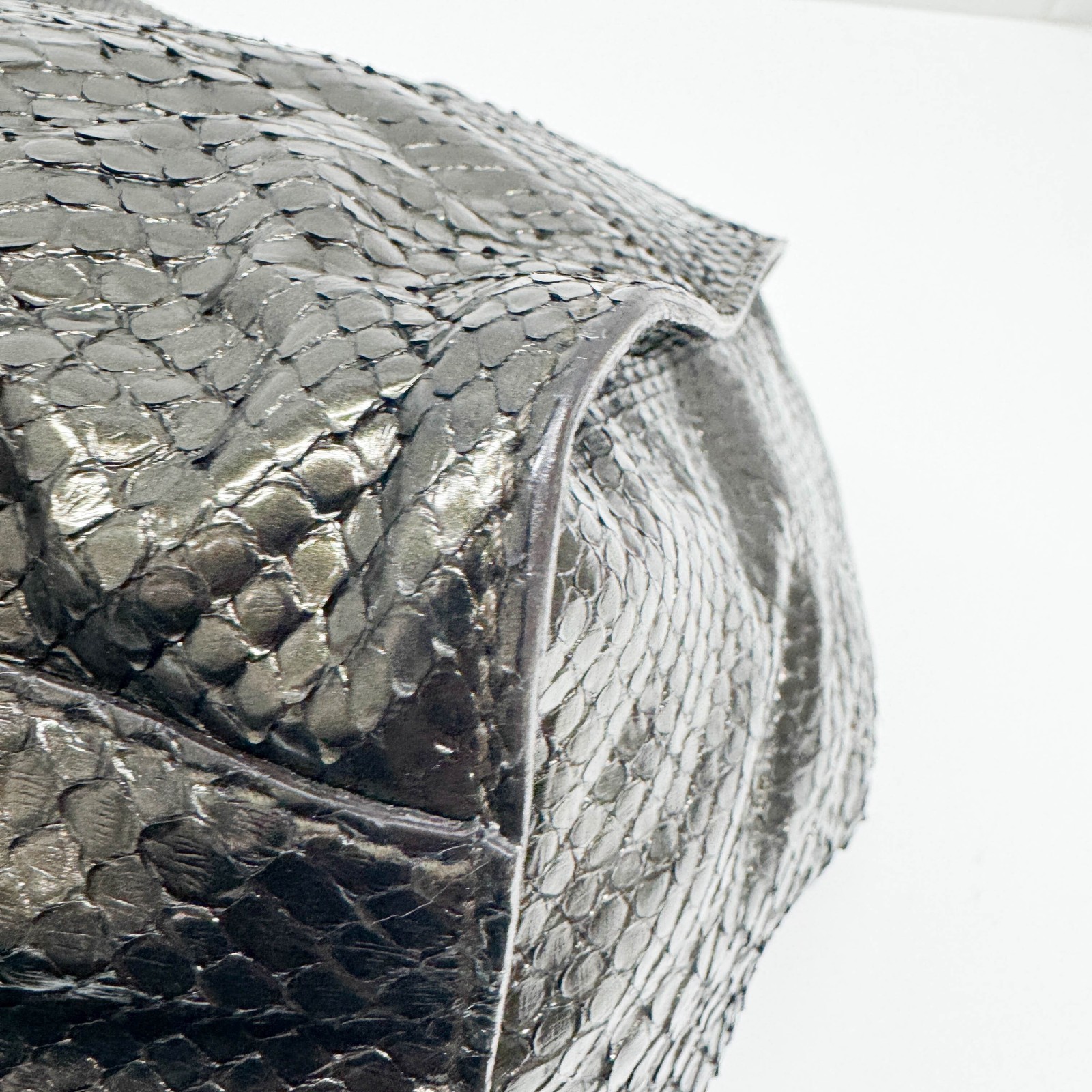 GUCCI Stirrup Dark Bronze Python Embossed Leather… - image 13