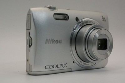 Nikon COOLPIX S3600 Silver 20.1MP Digital Camera 8x Zoom Tested Working w/Batter
