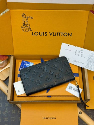 LOUIS Zippy Wallet M61864 Black Monogram Empreinte Leather