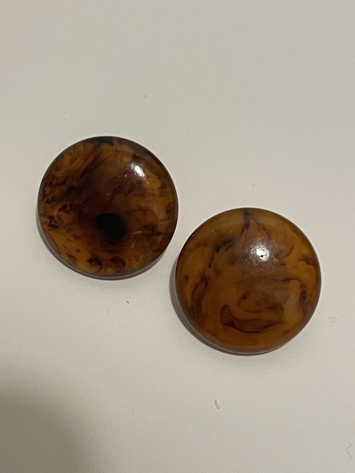 vintage tortoiseshell effect large plastic dome c… - image 1