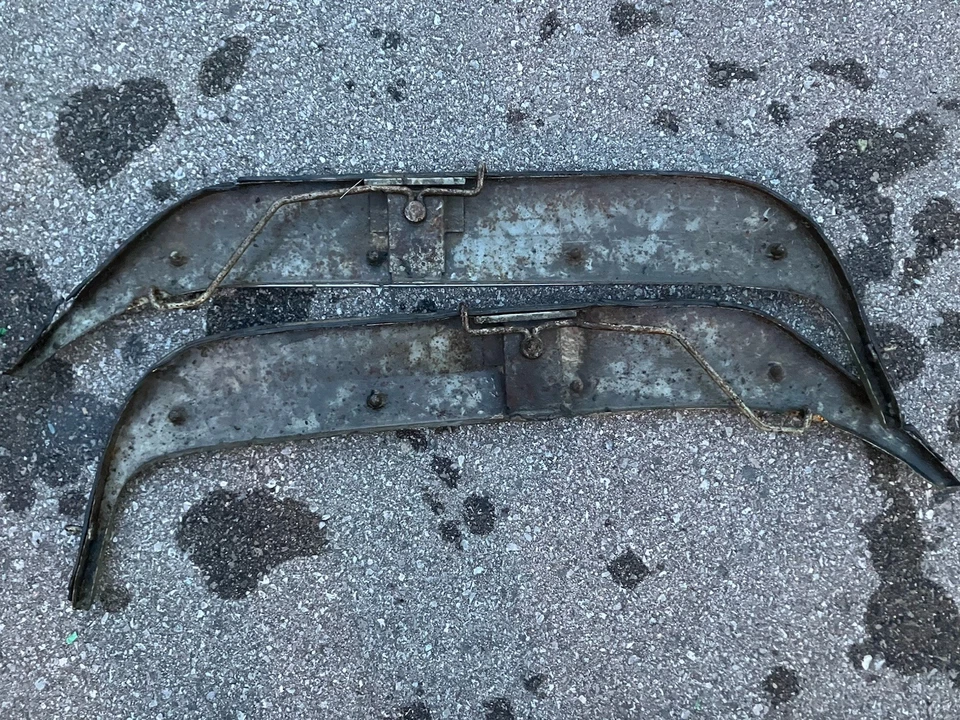 68 Plymouth Fury VIP 挡泥板裙一对二手 — 第 2/4 张图片