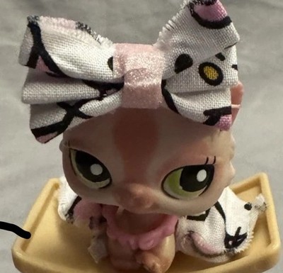 Littlest Pet Shop #1083 Hello Kitty Dress, Bow, Phone, Purse, Earrings &Necklace