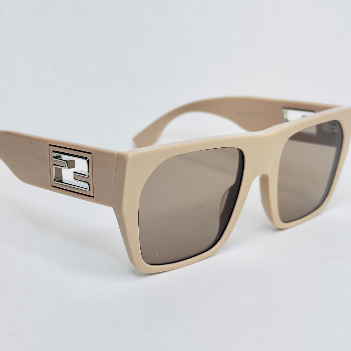 FENDI BAGUETTE Logo 40124 Beige Fashion Mask Chunky Bold