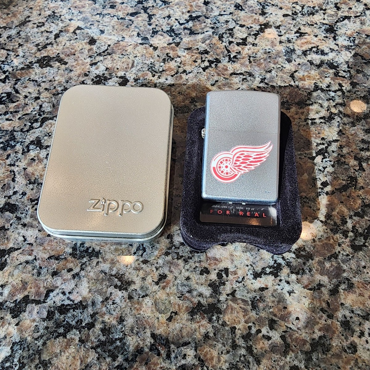 NHL DETROIT RED WINGS HOCKEY ZIPPO WITH METAL CASE NOS | eBay