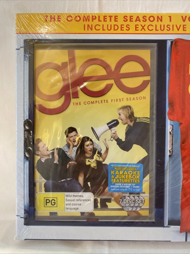 GLEE Complete First Season (2010) ~ 7 Disc Set & I’m A Gleek T-shirt ~ NEW - image 2 of 4