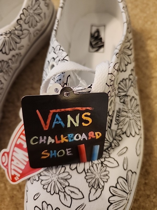 NIB Vans  Chalkboard Authentic  In Kids Size 6 , Color Me Daisies