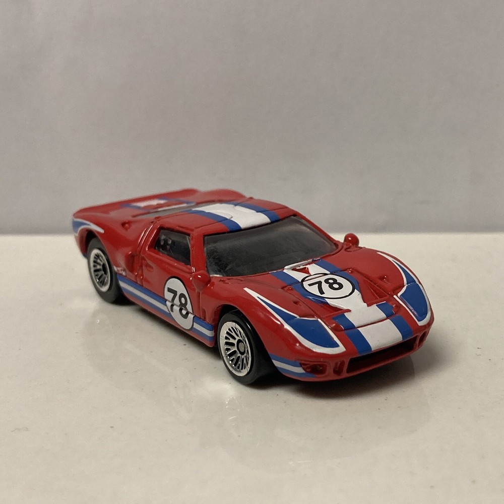 1965 1966 Ford GT40 MK.I Race Car Collectible 1/64 Scale Diecast Diorama Model