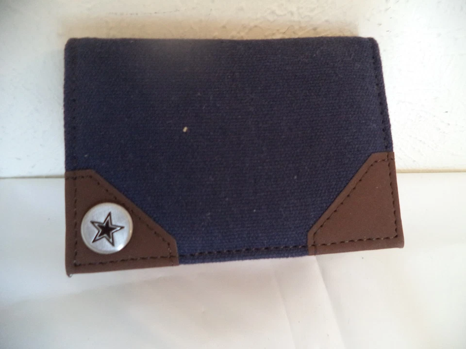 Blue/ Brown Cowboys Wallet. Exterior - 80% Cotton/ 20% Polurethane. Lining - 100 - Image 2 of 4