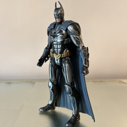 Mattel - DC Comics Unlimited - Injustice Batman 6" Action Figure - DCUC - Picture 2 of 6