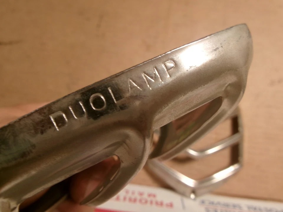 Nuevo de Lote Antiguo 1940 Ford Deluxe Duo Lámpara Luz Trasera Bisel Par Cupé Sedán Convertible Original Foto 4 de 4